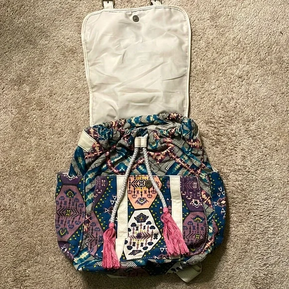 Backpack - Picture 2 of 3